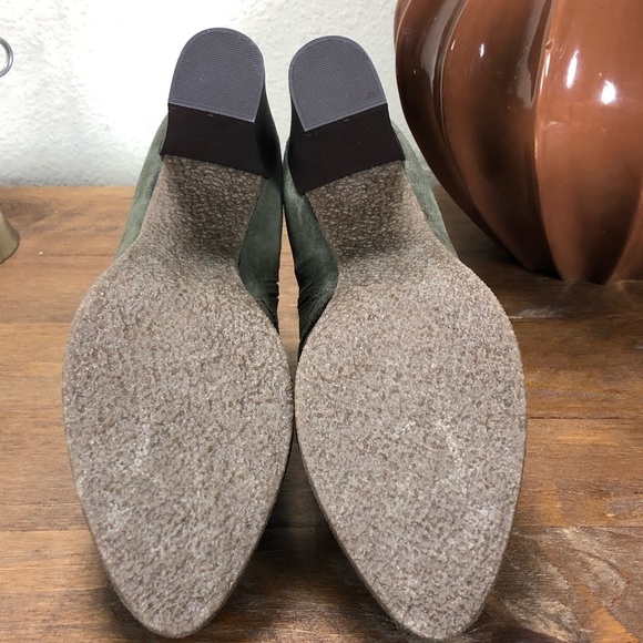 NWT Barney’s New York Olive Suede Lace Up Boots - Picture 6 of 8